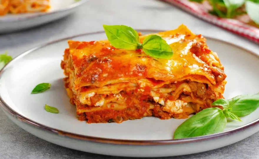 Lasaña de carne casera - Trucos para que quede jugosa y no se desarme