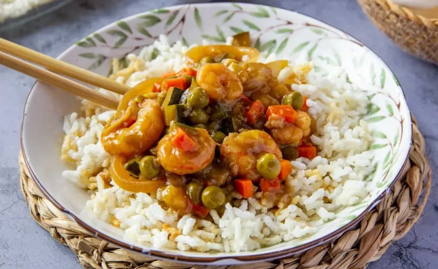 Arroz ku-bak - ¿Qué es y cómo lograr el arroz crujiente perfecto?