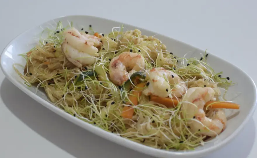 Fideos de arroz con gambas - Trucos para que no se peguen ni rompan