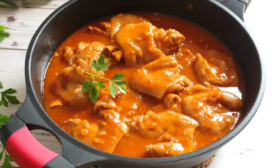 Manitas de cerdo en salsa - Trucos para una textura tierna y melosa